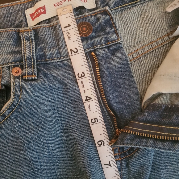 Levi's 550 Relaxed Shorts - Picture 7 of 9